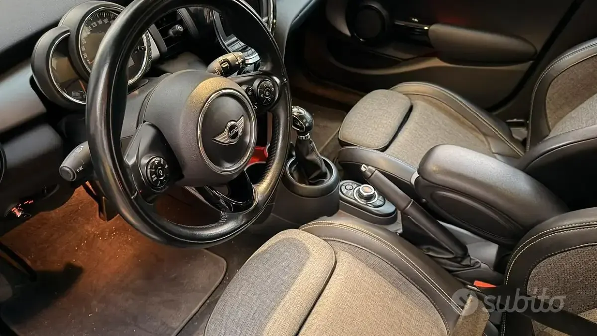 Usata Mini Cooper D 116 CV (85 kW) 2017 Verde Utilitaria