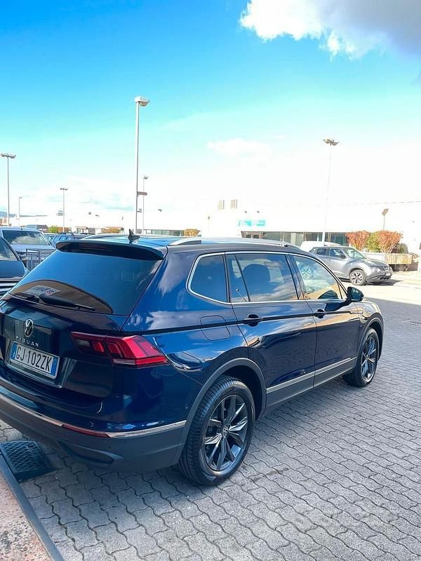 Usata VW Tiguan Allspace R-line 150 CV (110 kW) 2022 Blu SUV