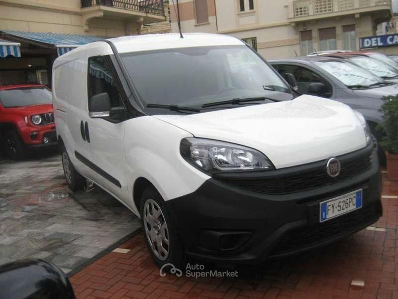 Usata Fiat Doblò Lounge 105 CV (77 kW) 2019 Bianco Monovolume