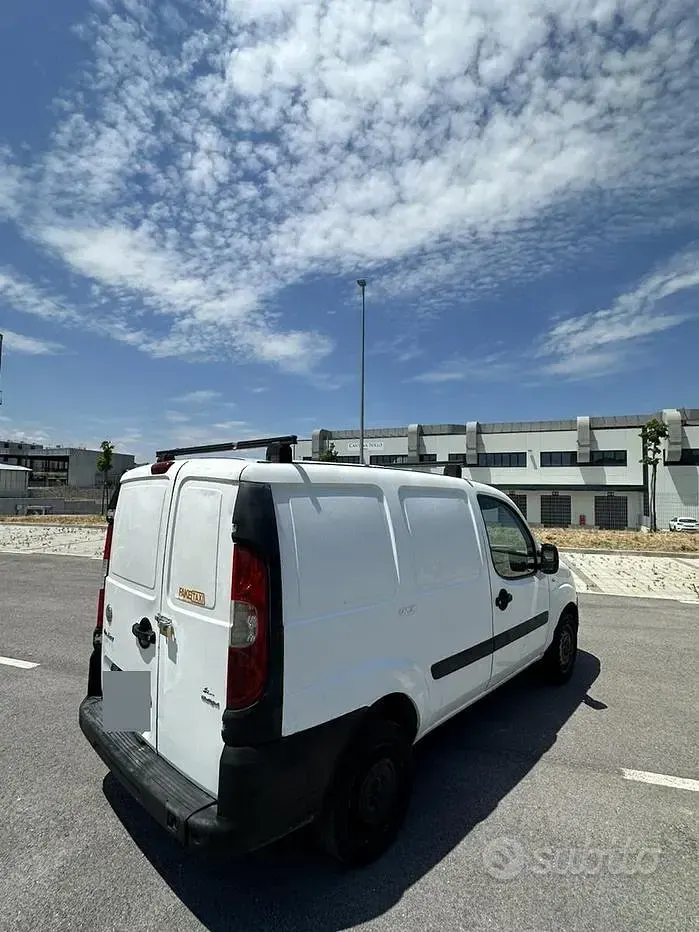 Usata Fiat Doblò 75 CV (55 kW) 2006 Bianco Monovolume
