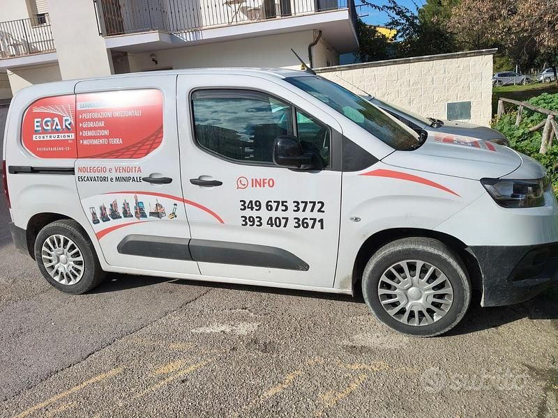Usata 2024 Toyota Proace City Monovolume | 16.000 € - Immagine 1/4
