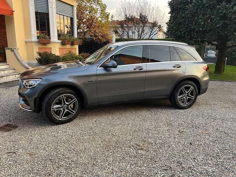 Grigio Usata 2021 Mercedes GLC300e Premium SUV | 35.000 € (Ottimo prezzo) - Immagine 1/4
