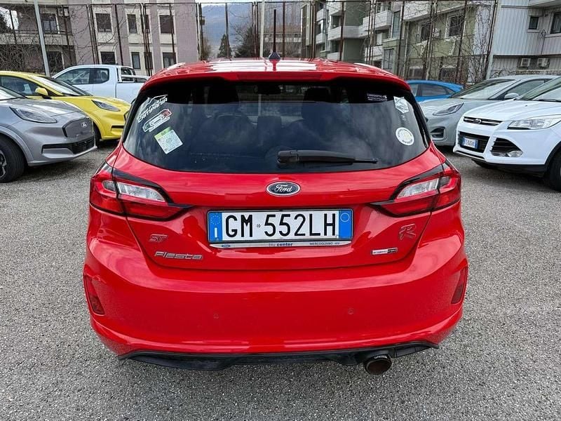 Usata Ford Fiesta ST-Line 125 CV (91 kW) 2023 Race red Utilitaria