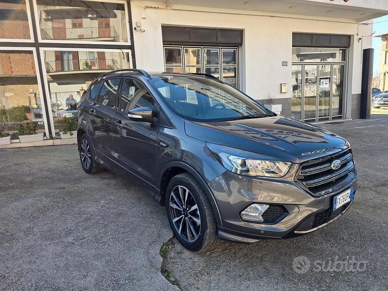 Usata Ford Kuga Titanium S 120 CV (88 kW) 2019 Grigio SUV