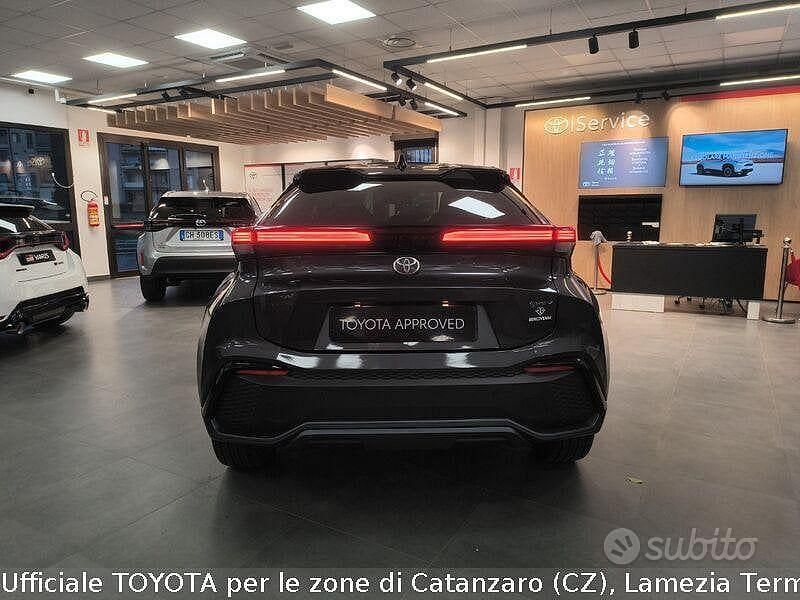 Usata Toyota C-HR Lounge 197 CV (144 kW) 2024 Grigio SUV