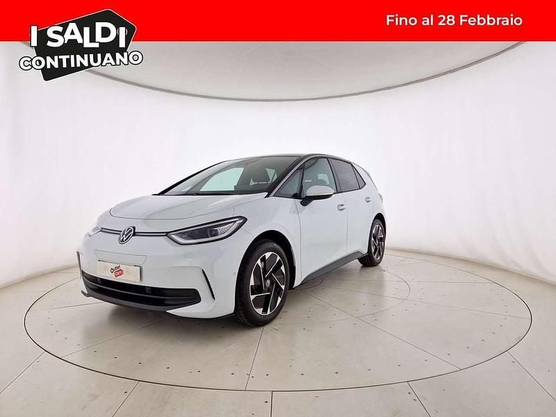 Glacier white metallizzato nero Nuova 2025 VW ID.3 Pro Utilitaria | 31.900 € (Super prezzo) - Immagine 1/4