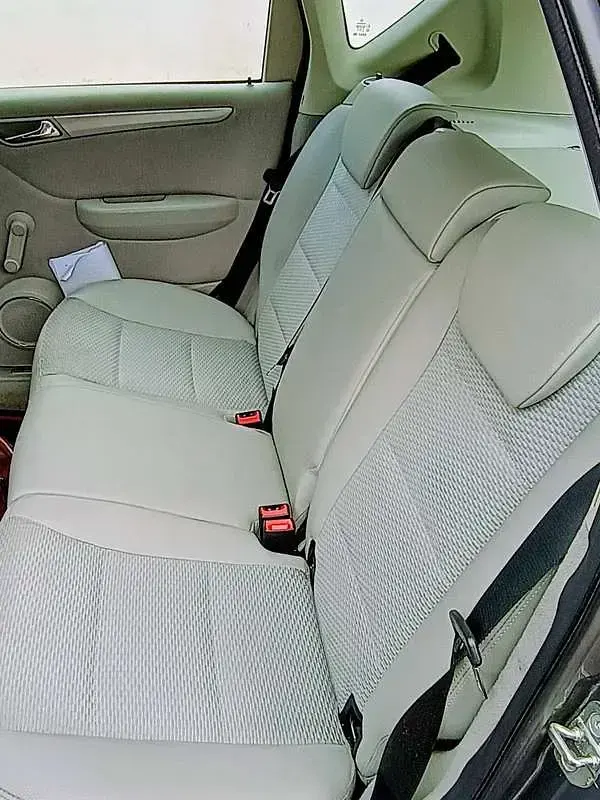 Usata Mercedes 180 Avantgarde 109 CV (80 kW) 2009 Grigio Berlina