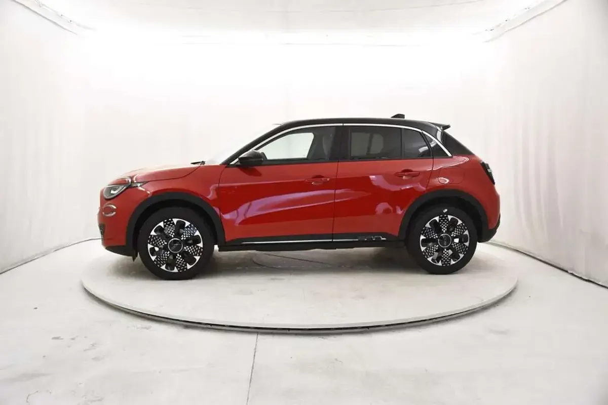 Nuova Fiat 600 La Prima 110 CV (80 kW) 2025 Rosso / tetto nero SUV