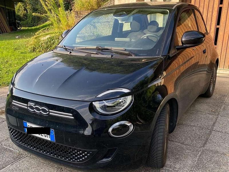 Usata Fiat 500e Icon 42 kW (58 CV) 2021 Nero Utilitaria