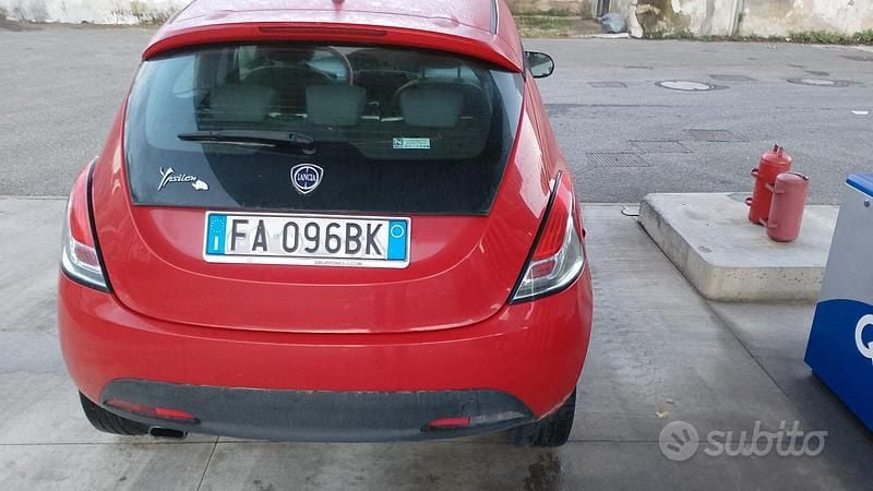 Rosso Usata 2015 Lancia Ypsilon Due volumi | 4800 € (Super prezzo) - Immagine 1/4