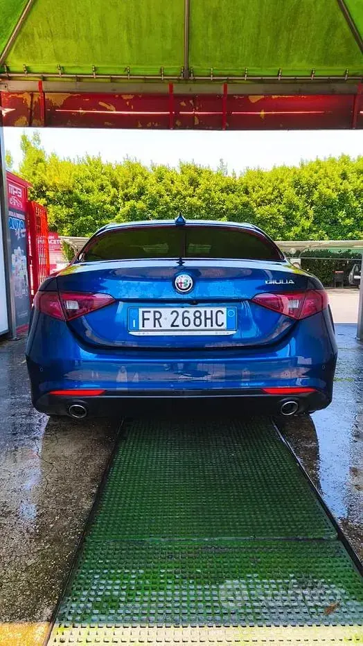 Usata Alfa Romeo Giulia 190 CV (139 kW) 2018 Bluazzurro Berlina