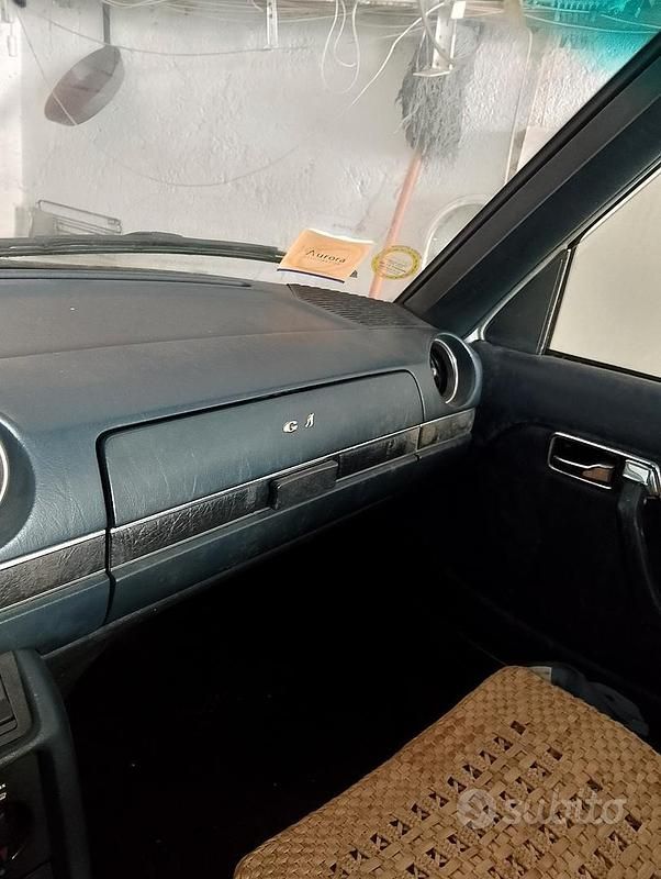 Usata Mercedes 200 109 CV (80 kW) 1981 Bianco Berlina