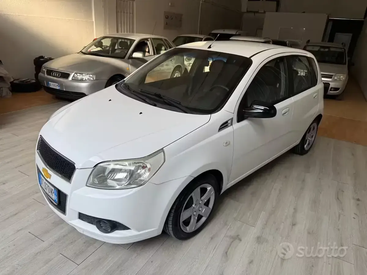 Usata Chevrolet Aveo LS 84 CV (61 kW) 2009 Bianco Utilitaria