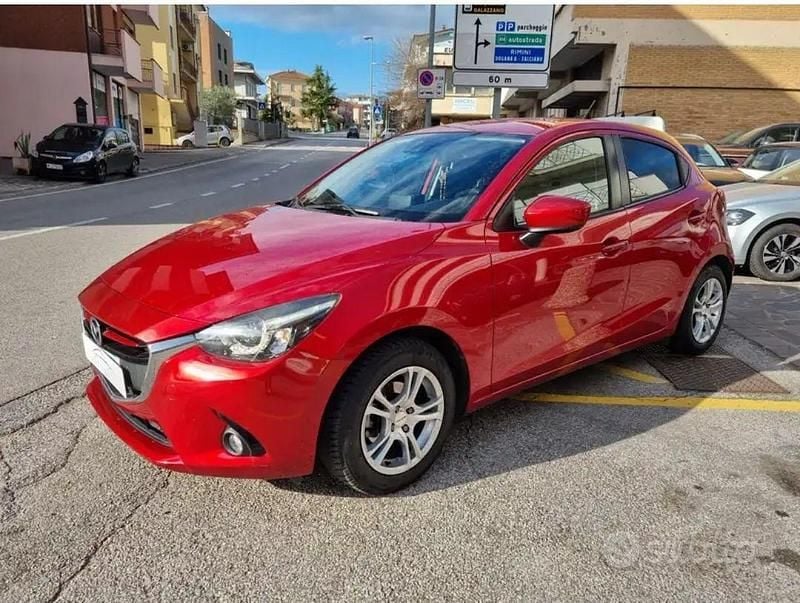 Usata Mazda 2 Exceed 105 CV (77 kW) 2015 Rosso Berlina