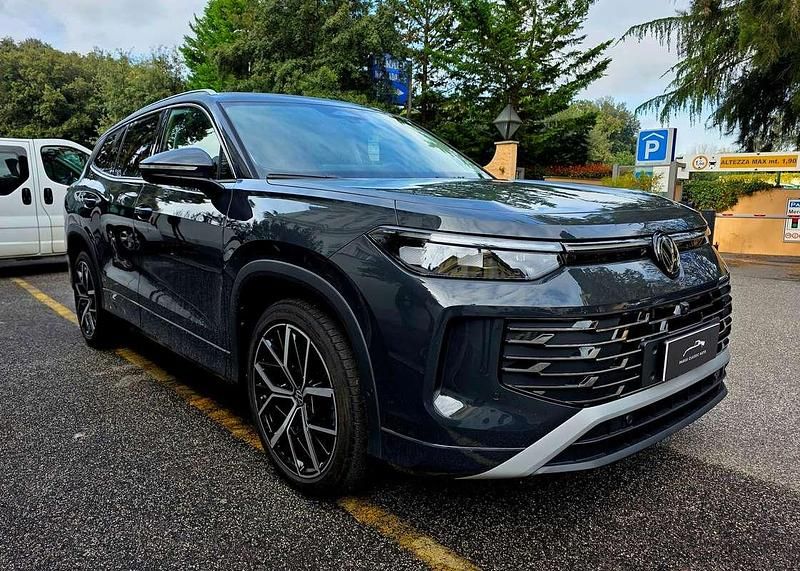 Usata VW Tayron Elegance 193 CV (141 kW) 2025 Grigio SUV