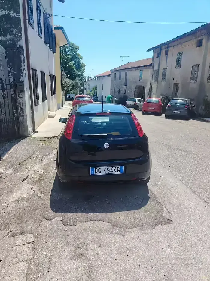 Usata Fiat Grande Punto 90 CV (66 kW) 2007 Nero Utilitaria