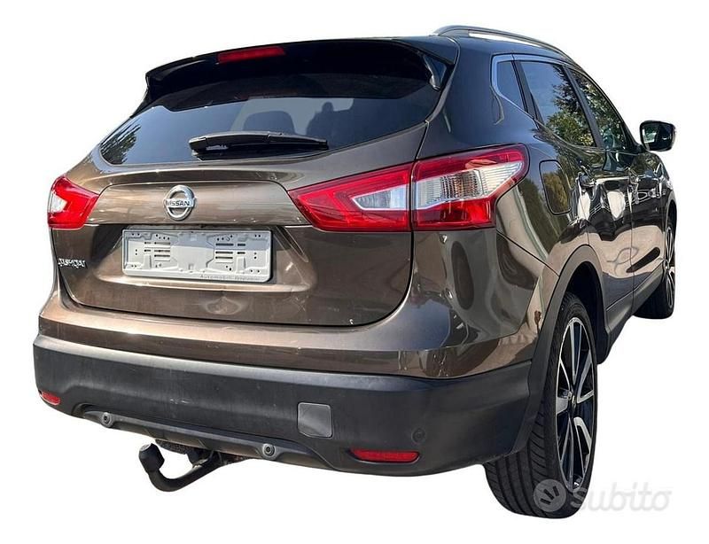 Usata Nissan Qashqai Tekna 110 CV (80 kW) 2016 Grigio(met.) SUV