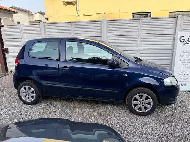 Usata VW Fox 54 CV (39 kW) 2005 Blu Utilitaria