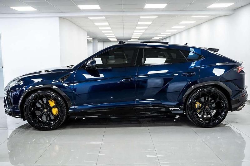 Usata Lamborghini Urus 666 CV (489 kW) 2024 Blu astraeus perlato metall SUV