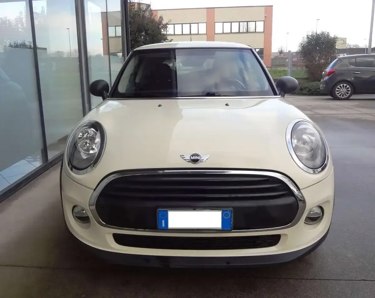 Usata Mini ONE 75 CV (55 kW) 2016 Beige Utilitaria