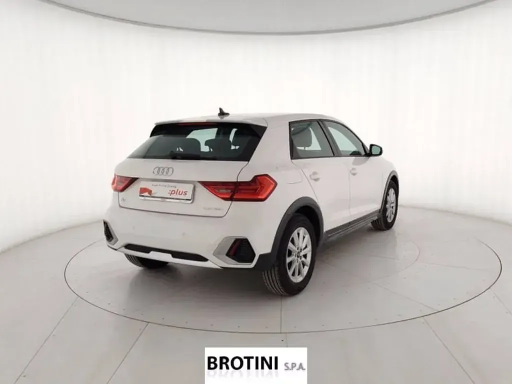 Usata Audi A1 Sportback Business 95 CV (69 kW) 2025 Bianco pastello Utilitaria