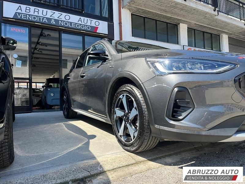 Usata Ford Focus Active 126 CV (92 kW) 2024 Grigio Berlina