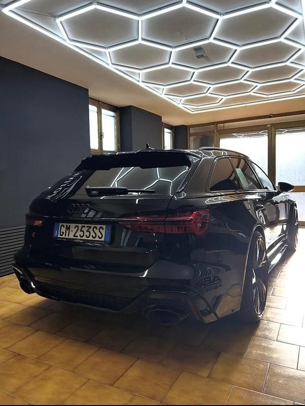 Usata Audi RS6 599 CV (440 kW) 2021 Nero Station wagon