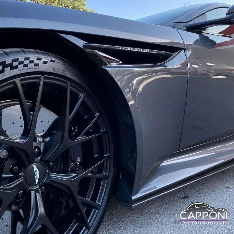 Usata Aston Martin DB12 680 CV (500 kW) 2024 Antracite(met.) Coupé