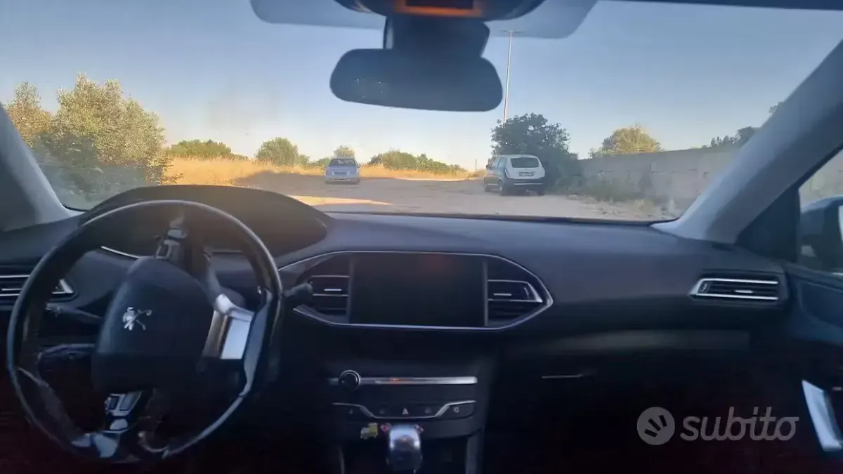 Usata Peugeot 308 131 CV (96 kW) 2018 Bluazzurro Berlina