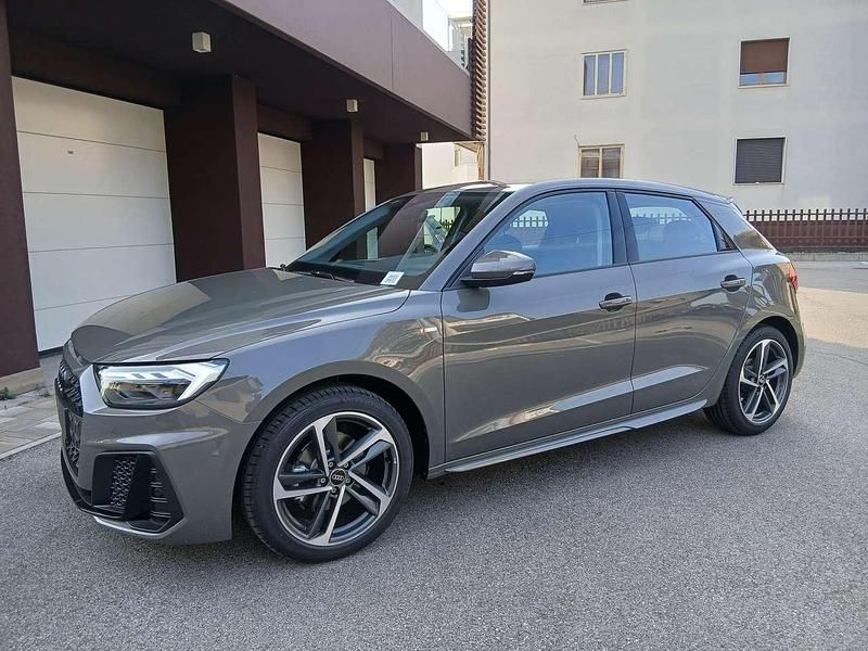 Nuova Audi A1 Sportback S-Line 110 CV (80 kW) 2026 Grigio Utilitaria