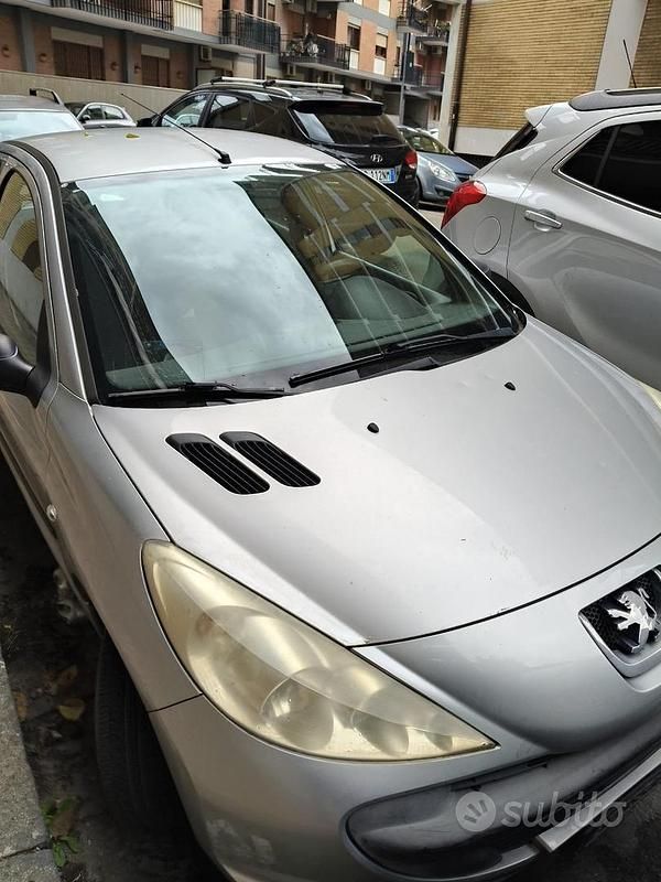 Grigio Usata 2011 Peugeot 206+ Due volumi | 4500 € - Immagine 1/4