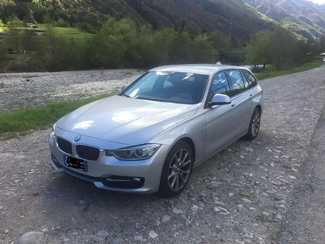 Usata BMW 320 Sport Line 184 CV (135 kW) 2013 Station wagon