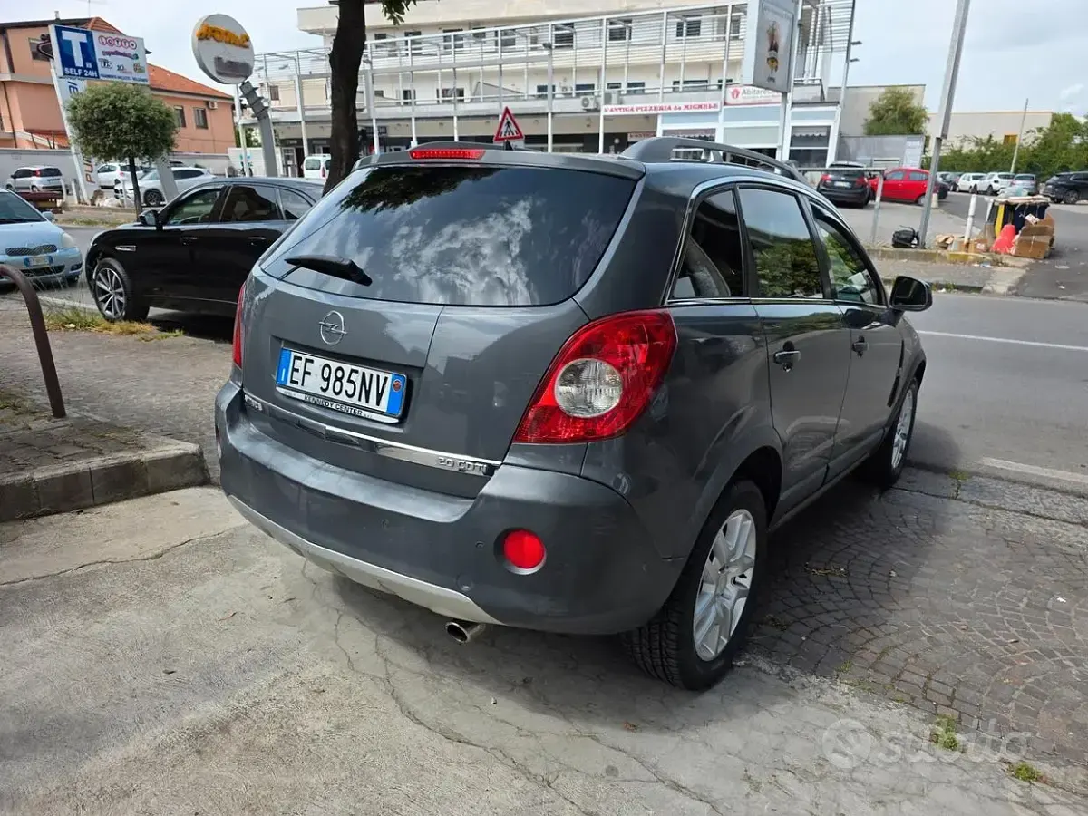 Usata Opel Antara Cosmo 150 CV (110 kW) 2010 Grigio SUV