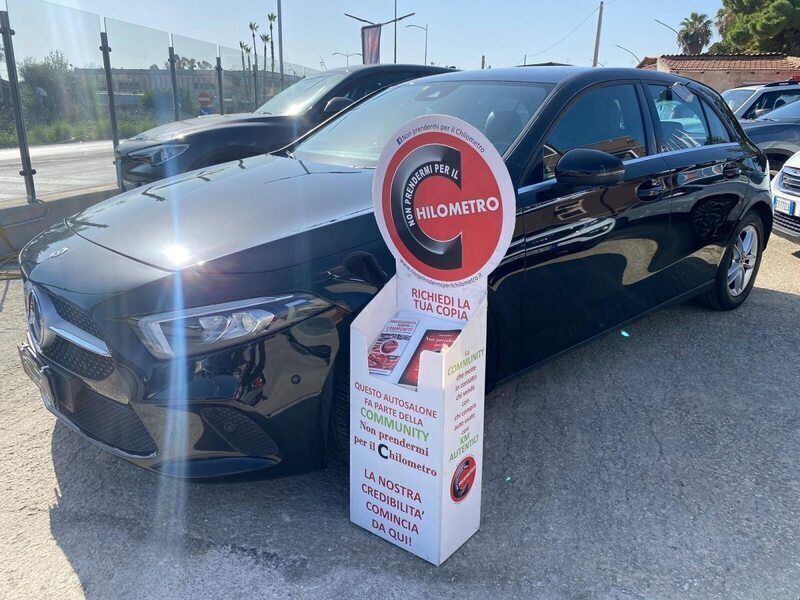 Usata Mercedes A180 Business 117 CV (86 kW) 2020 Nero Berlina