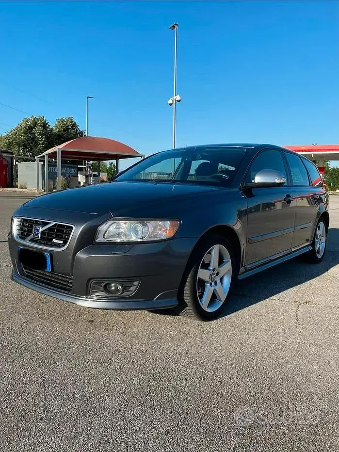 Usata Volvo V50 R-Design 179 CV (131 kW) 2010 Grigio Station wagon