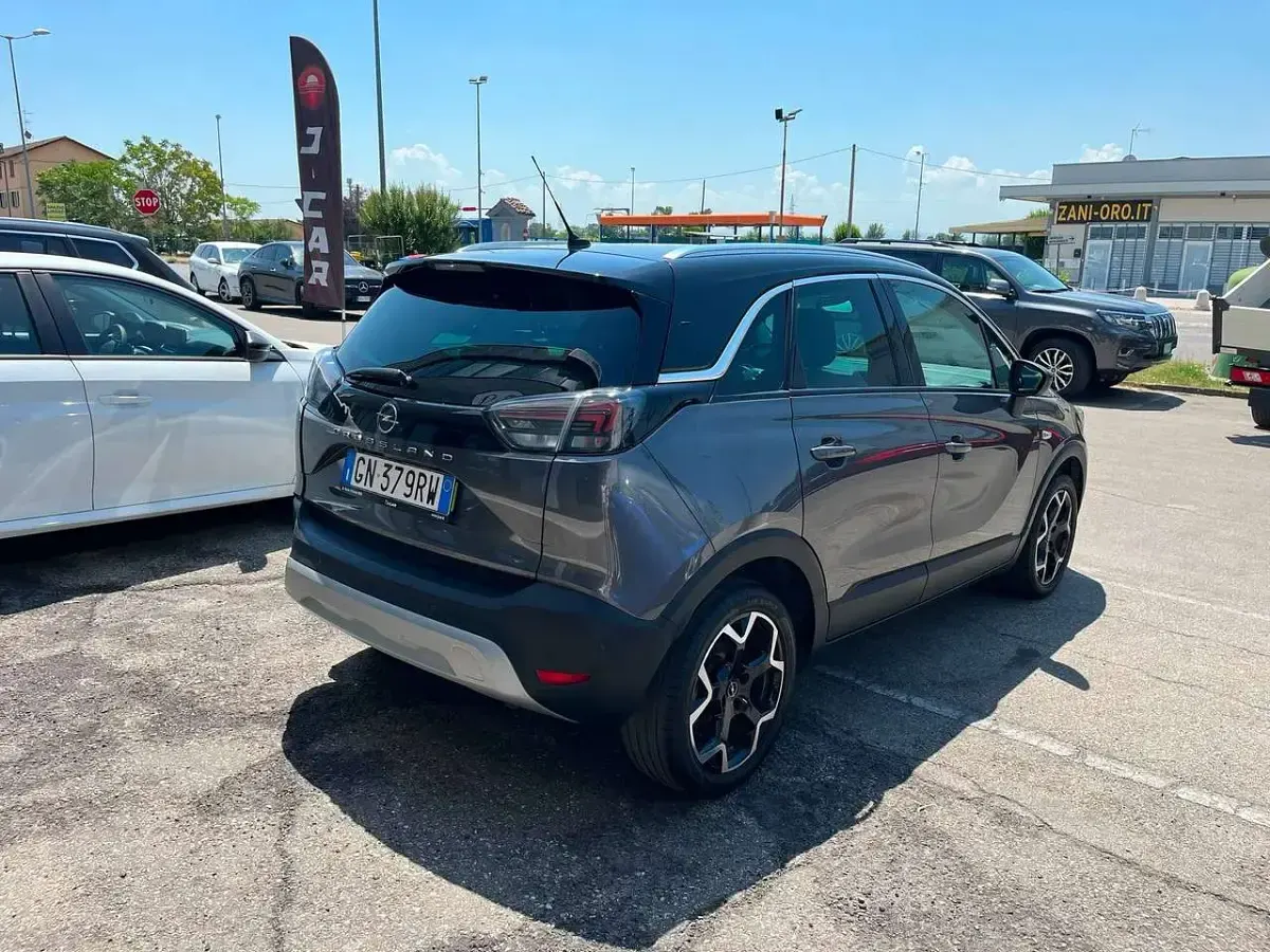 Usata Opel Crossland Elegance 110 CV (80 kW) 2023 Grigio scuro met SUV