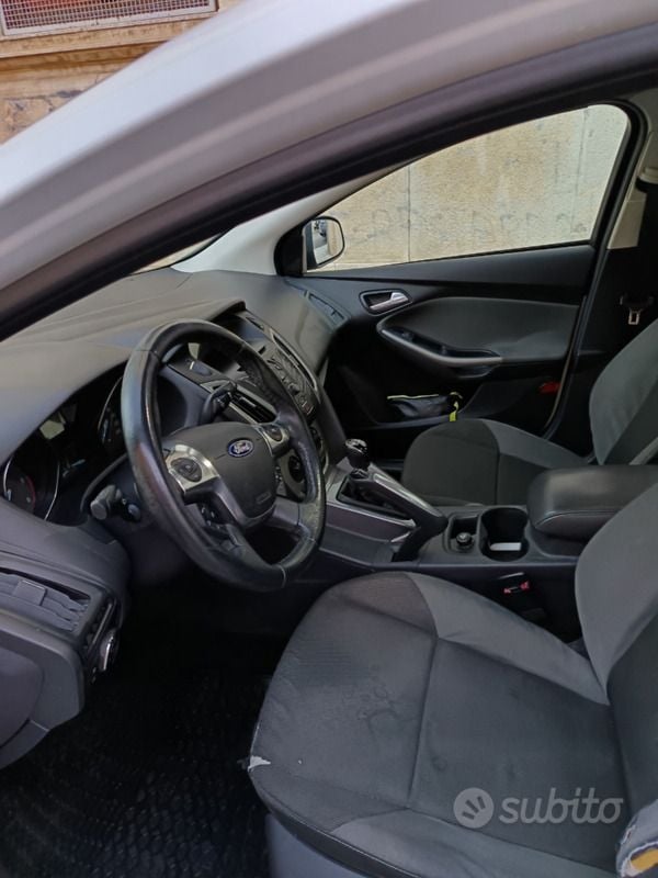 Usata Ford Focus 116 CV (85 kW) 2011 Bianco Berlina
