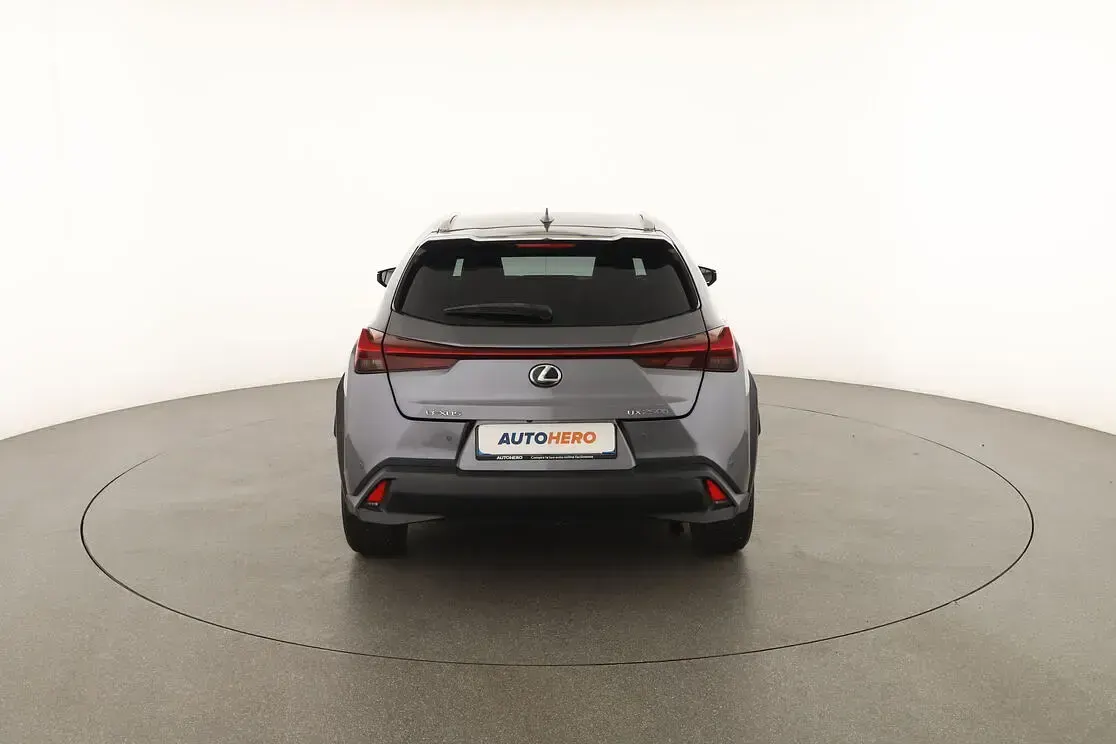 Usata Lexus UX 250h E-FOUR Executive Line 184 CV (135 kW) 2019 Grigio SUV