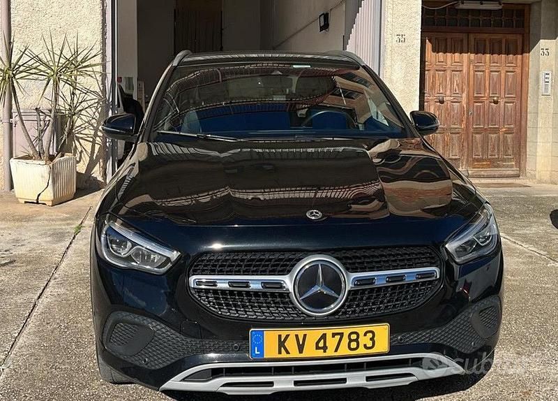 Usata Mercedes GLA200 Business 150 CV (110 kW) 2022 Nero SUV