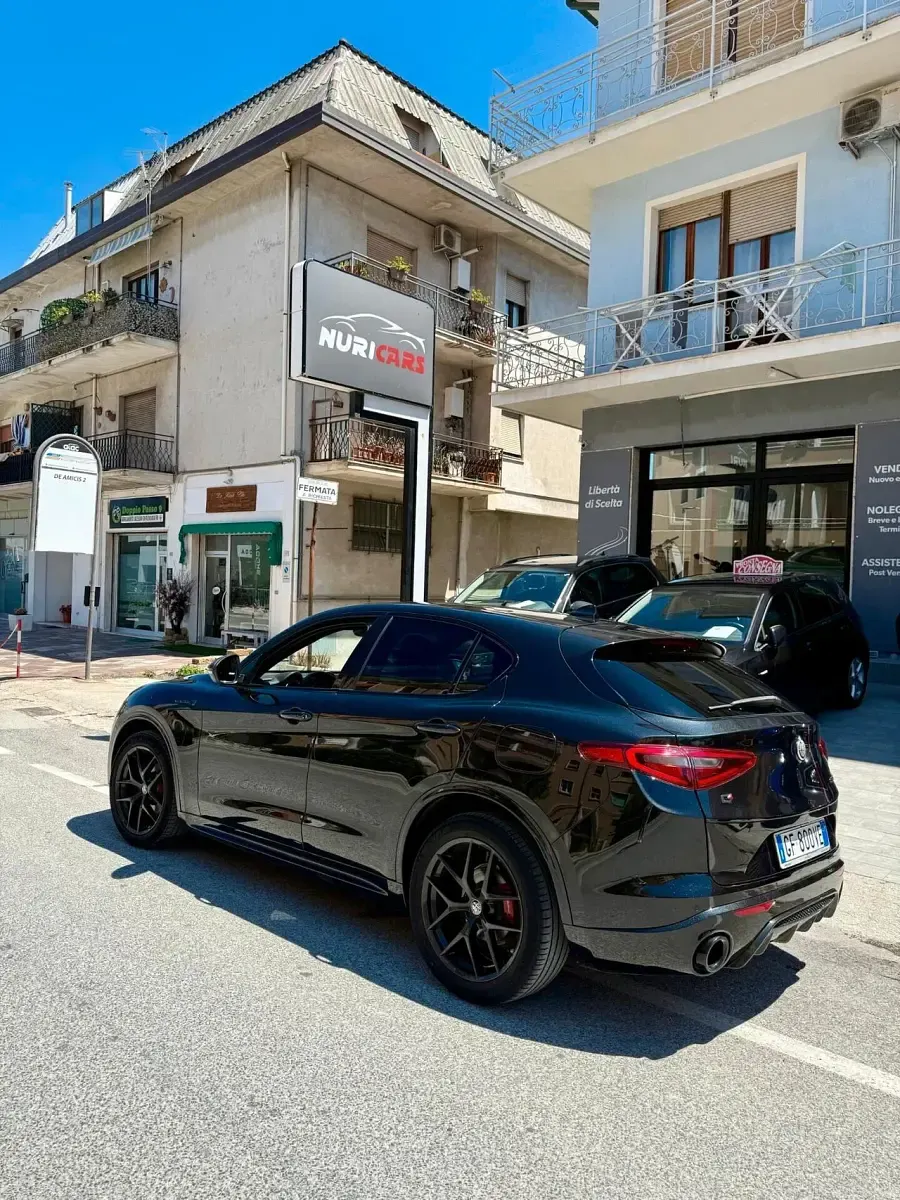 Usata Alfa Romeo Stelvio Veloce 209 CV (153 kW) 2021 Nero SUV