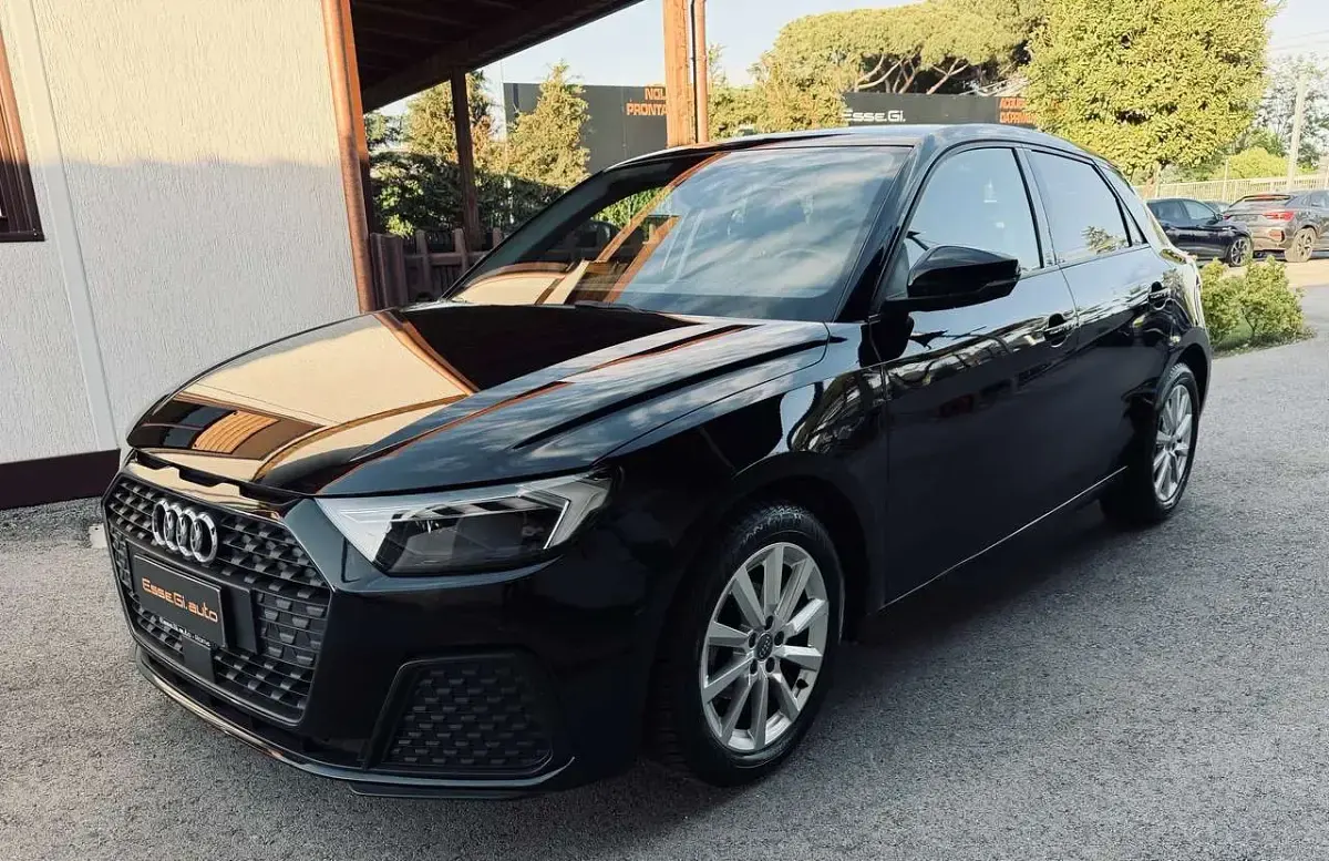 Usata Audi A1 Advanced Plus 95 CV (69 kW) 2020 Perlato  tetto nero SUV