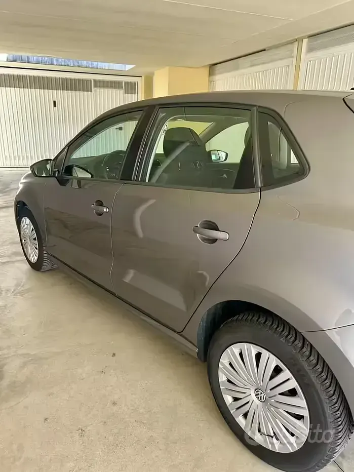 Usata VW Polo 90 CV (66 kW) 2016 Grigio Berlina