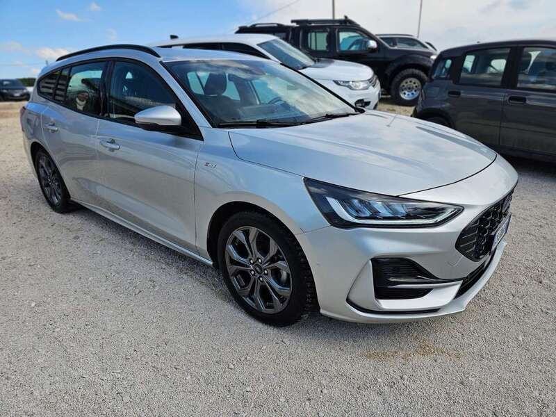 Begagnad Ford Focus Active 155 HK (114 kW) 2023 Silver Kombi