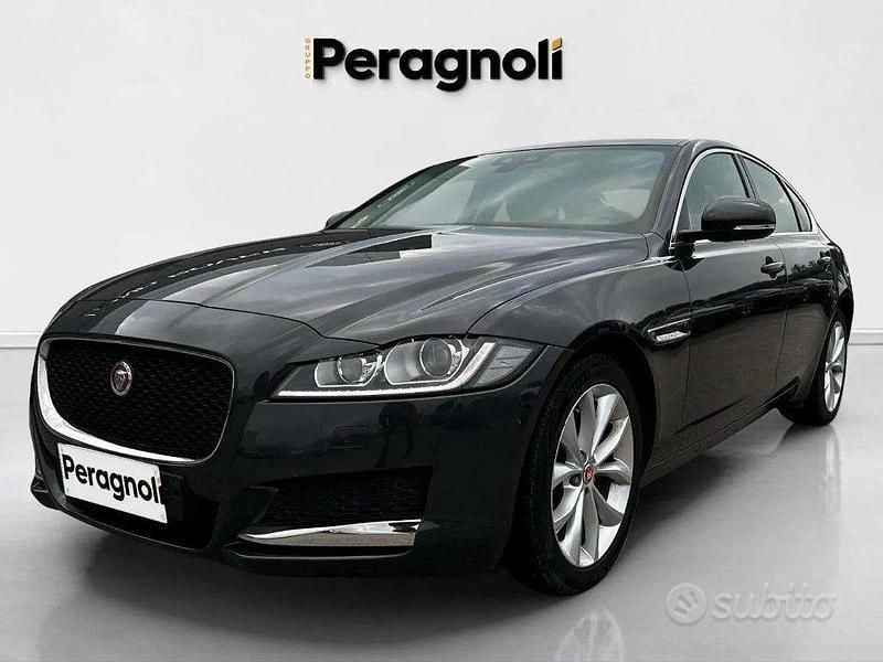 Usata Jaguar XF Prestige 180 CV (132 kW) 2017 Antracite Berlina