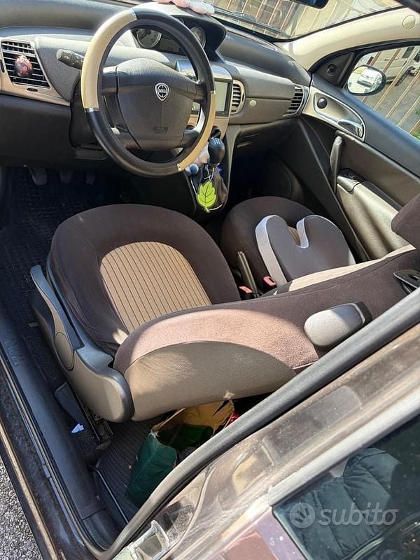 Usata Lancia Ypsilon 69 CV (50 kW) 2008 Marrone Utilitaria