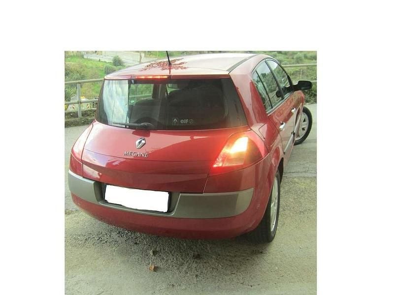 Rosso Usata 2004 Renault Mégane II Dynamique Berlina | 2000 € (Ottimo prezzo) - Immagine 1/4