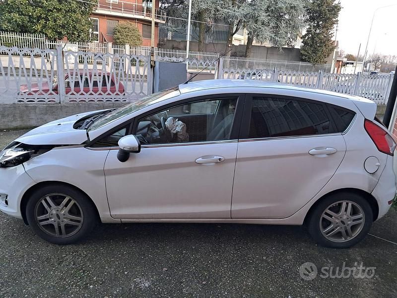 Usata Ford Fiesta 2014 Bianco Utilitaria