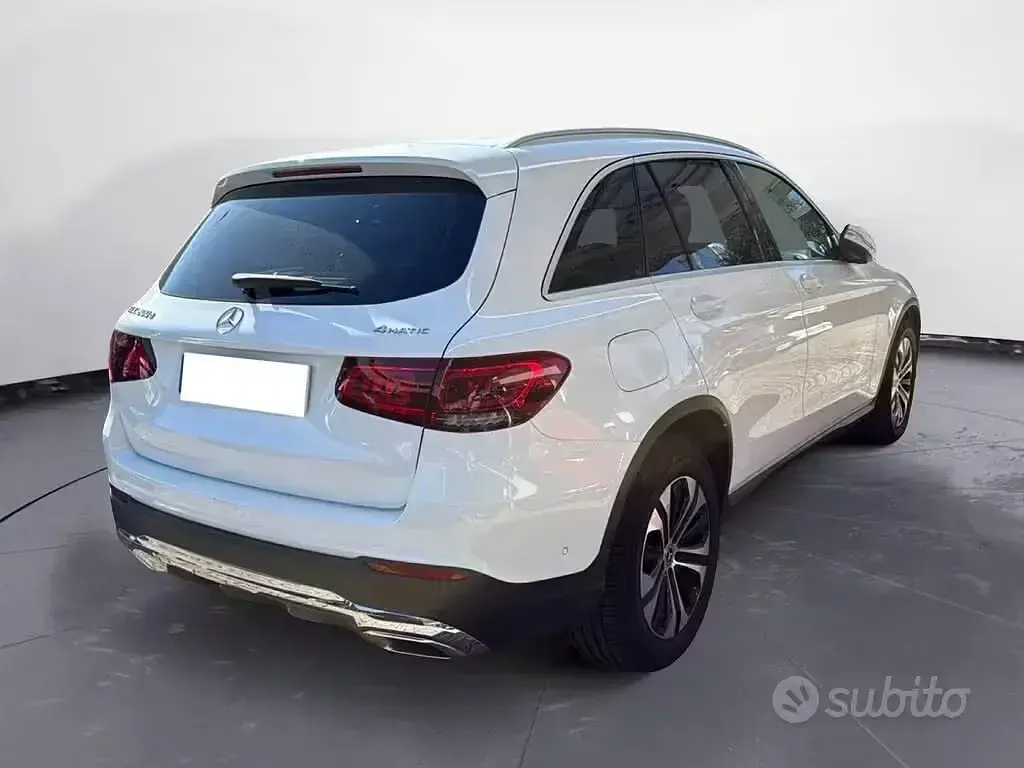 Usata Mercedes GLC200 Business 163 CV (119 kW) 2020 Bianco SUV
