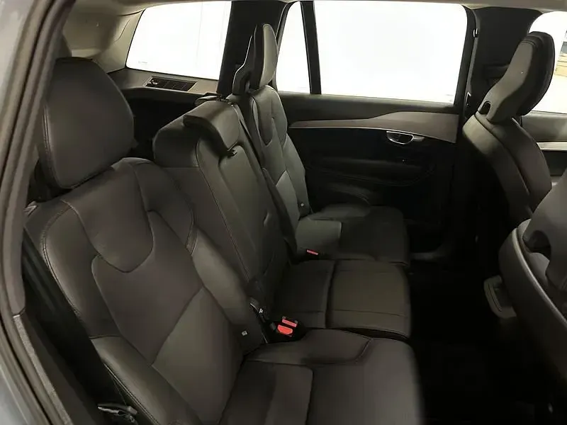 Usado Volvo XC90 235 CV (172 kW) 2023 Gris SUV