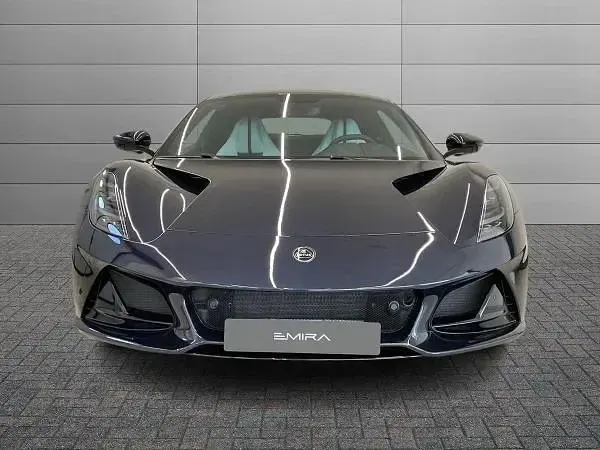Nuova Lotus Emira 2026 Blu Coupé